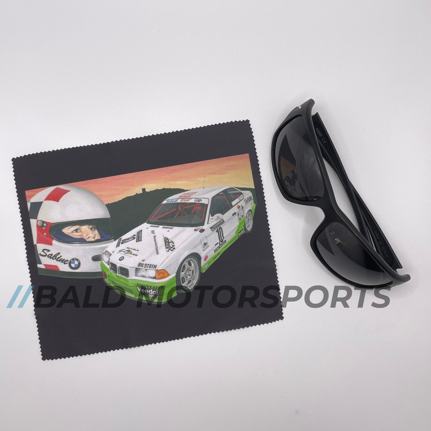 Bald Motorsports Brillenputztuch Motiv "Sabine mit Eifelblitz"