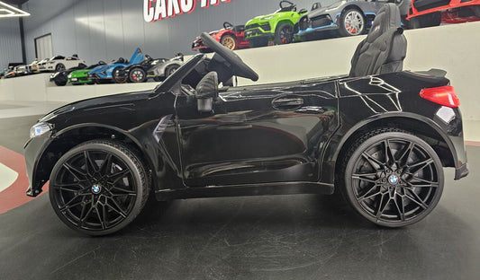 BMW M4 Kinderauto 12 Volt Schwarz Metallic mit Fernbedienung