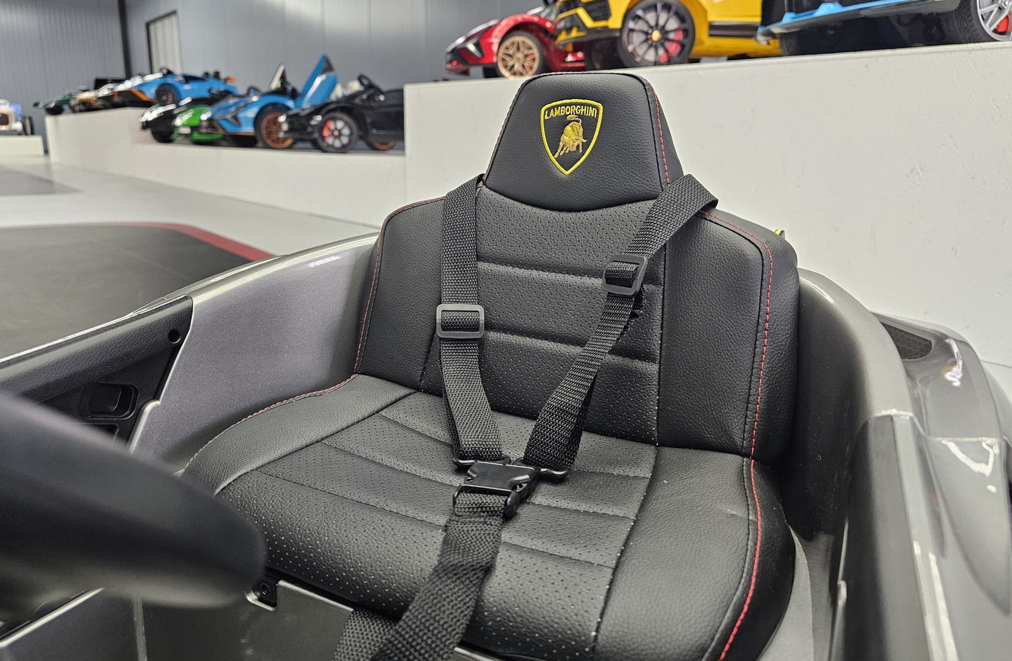 Lamborghini Auténtica Kinderauto 12 Volt Grau Metallic mit Fernbedienung