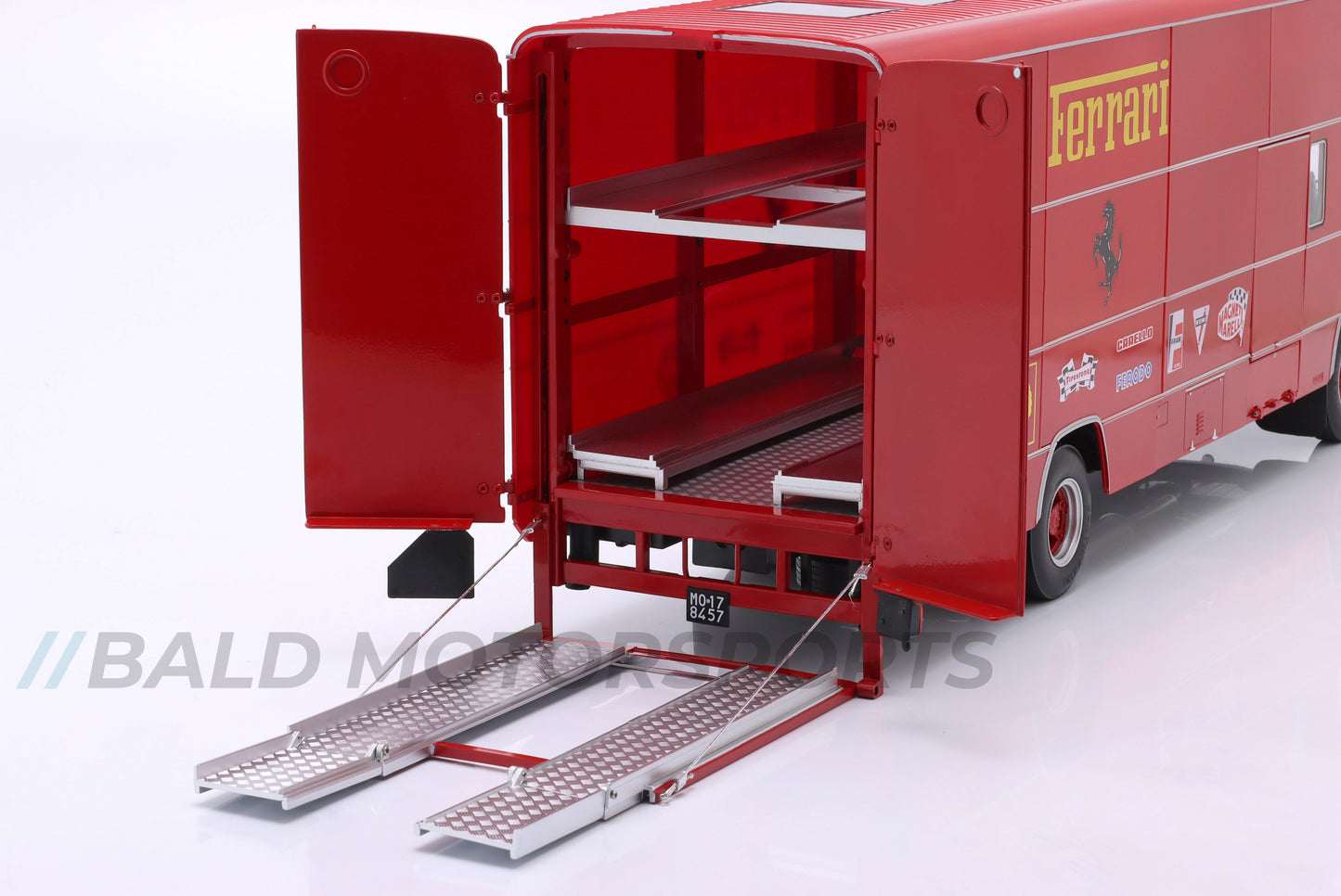 Fiat 150 Rolfo Renntransporter Scuderia Ferrari 1967 1:18 CMR