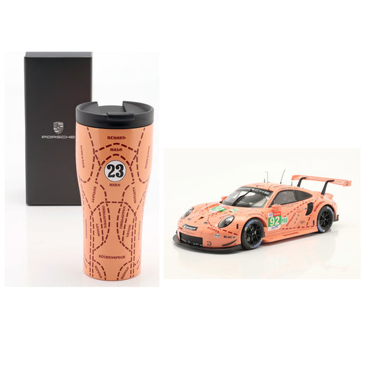 Produkt-Bundle bestehend aus Modellauto Porsche 911 (991) RSR "Pink Pig" Klassensieger 24h Le Mans 2018 im Maßstab 1:18 und dem passenden Thermobecher