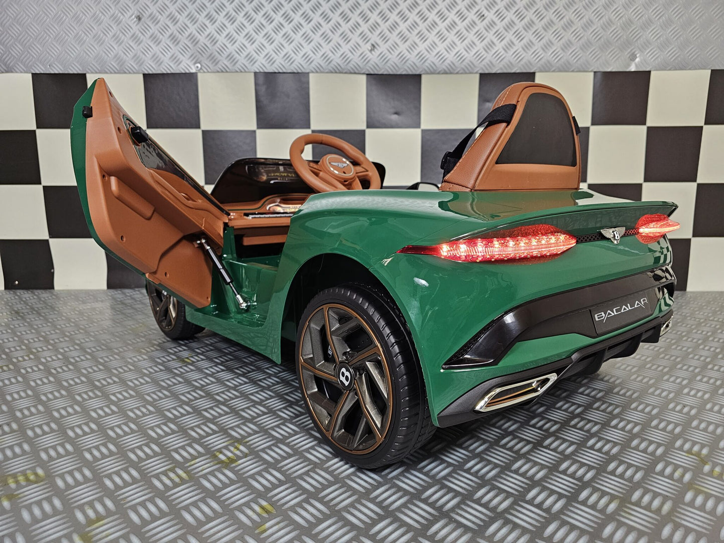 Bentley Bacalar Kinderauto 12 Volt Metallic Grün mit Fernbedienung