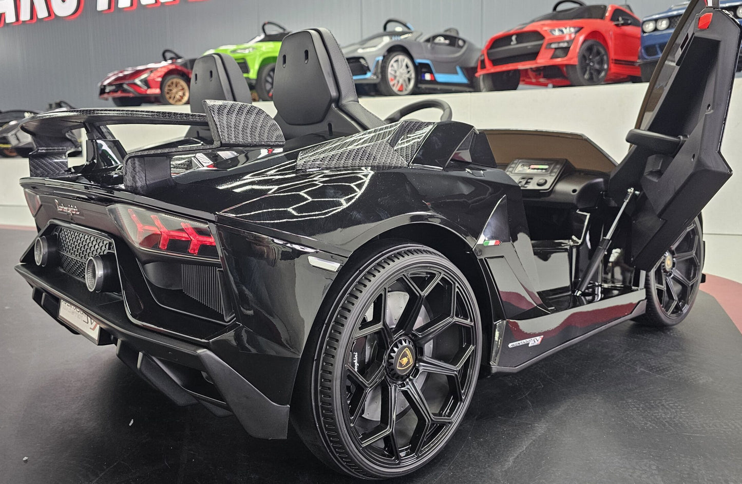 Lamborghini Aventador 2-Sitzer Kinderauto 24 Volt Drift Schwarz Metallic