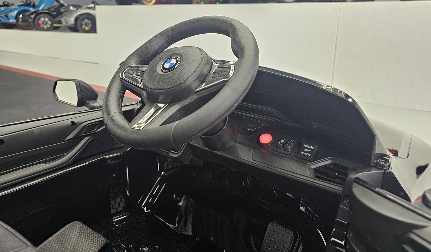 BMW M4 Kinderauto 12 Volt Schwarz Metallic mit Fernbedienung