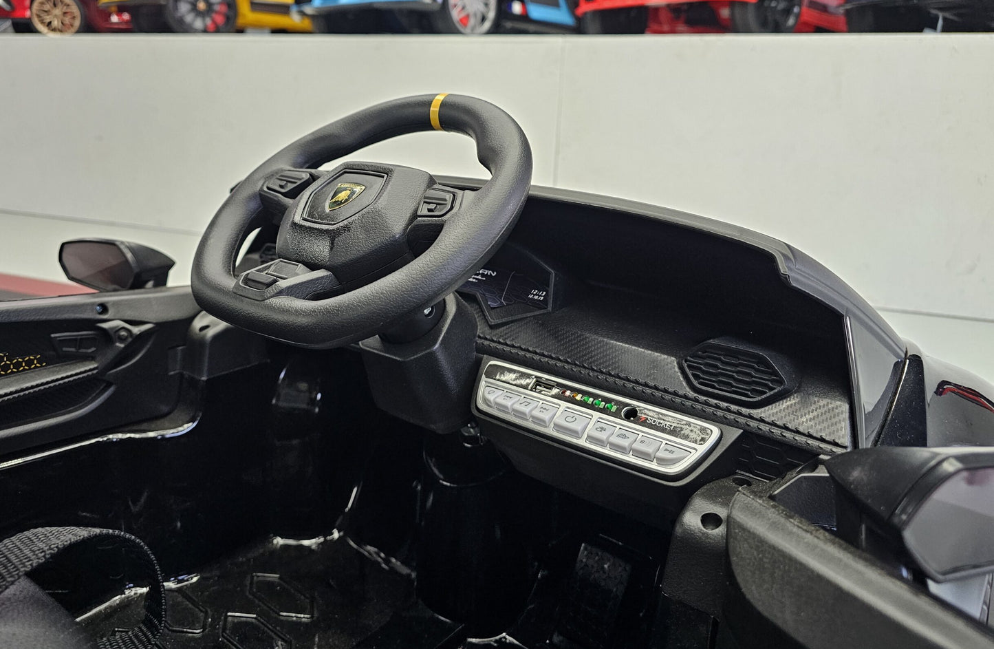 Lamborghini Huracán Kinderauto 12 Volt Schwarz Metallic mit Fernbedienung