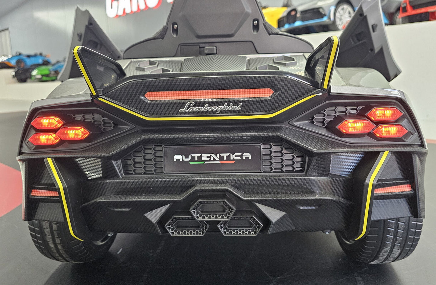 Lamborghini Auténtica Kinderauto 12 Volt Grau Metallic mit Fernbedienung