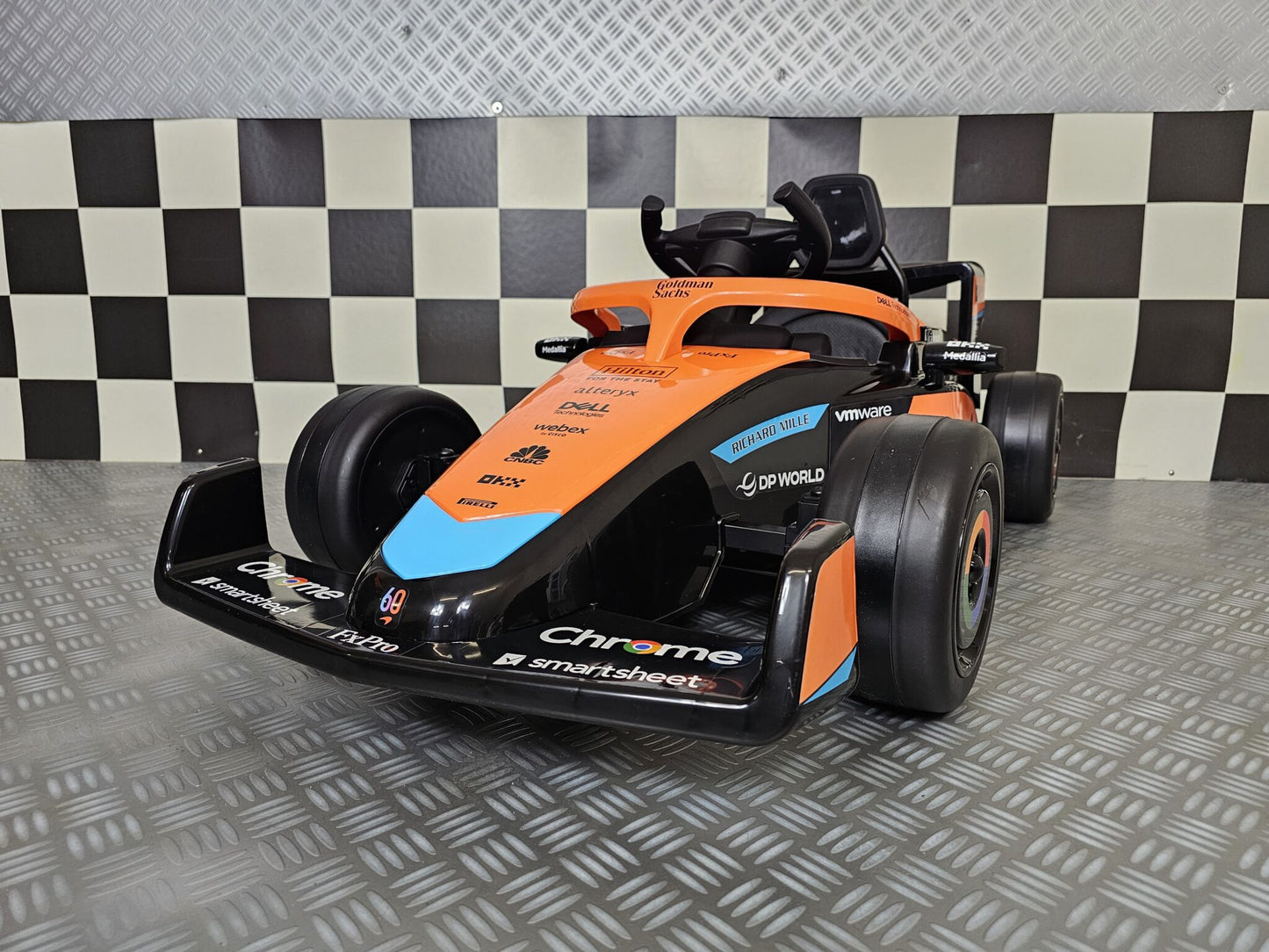 McLaren Formel 1 Kinderauto 12 Volt Orange mit Fernbedienung