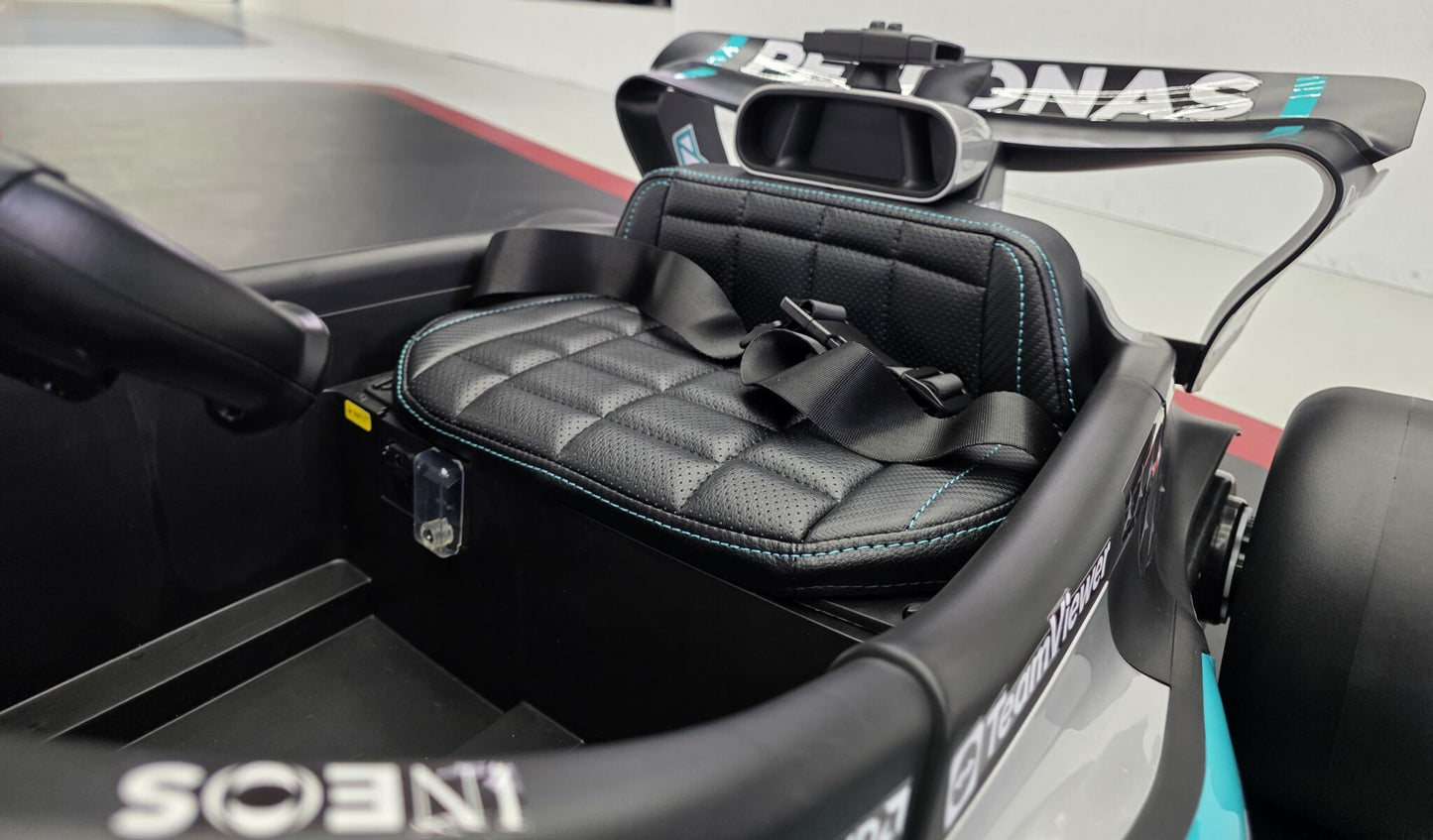 Mercedes Formel 1 Kinderauto 12 Volt Schwarz mit Fernbedienung