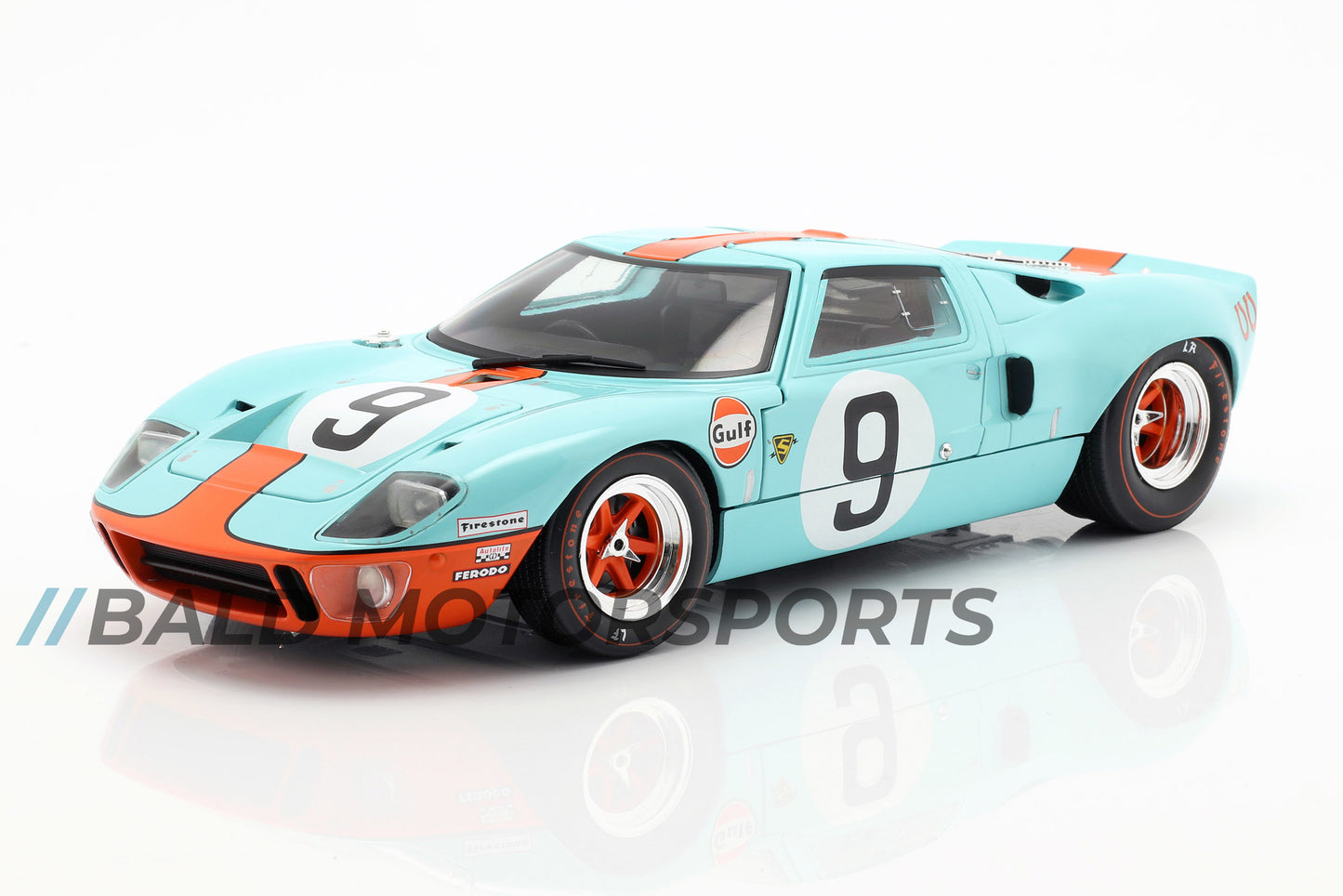 Ford GT40 Pedro Rodriguez, Lucien Bianchi winner 24h Le Mans 1968 1:18 Solido